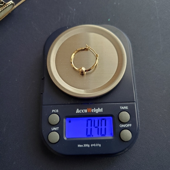 10K Yellow Gold Hoop Earrings - Picture 14 of 14